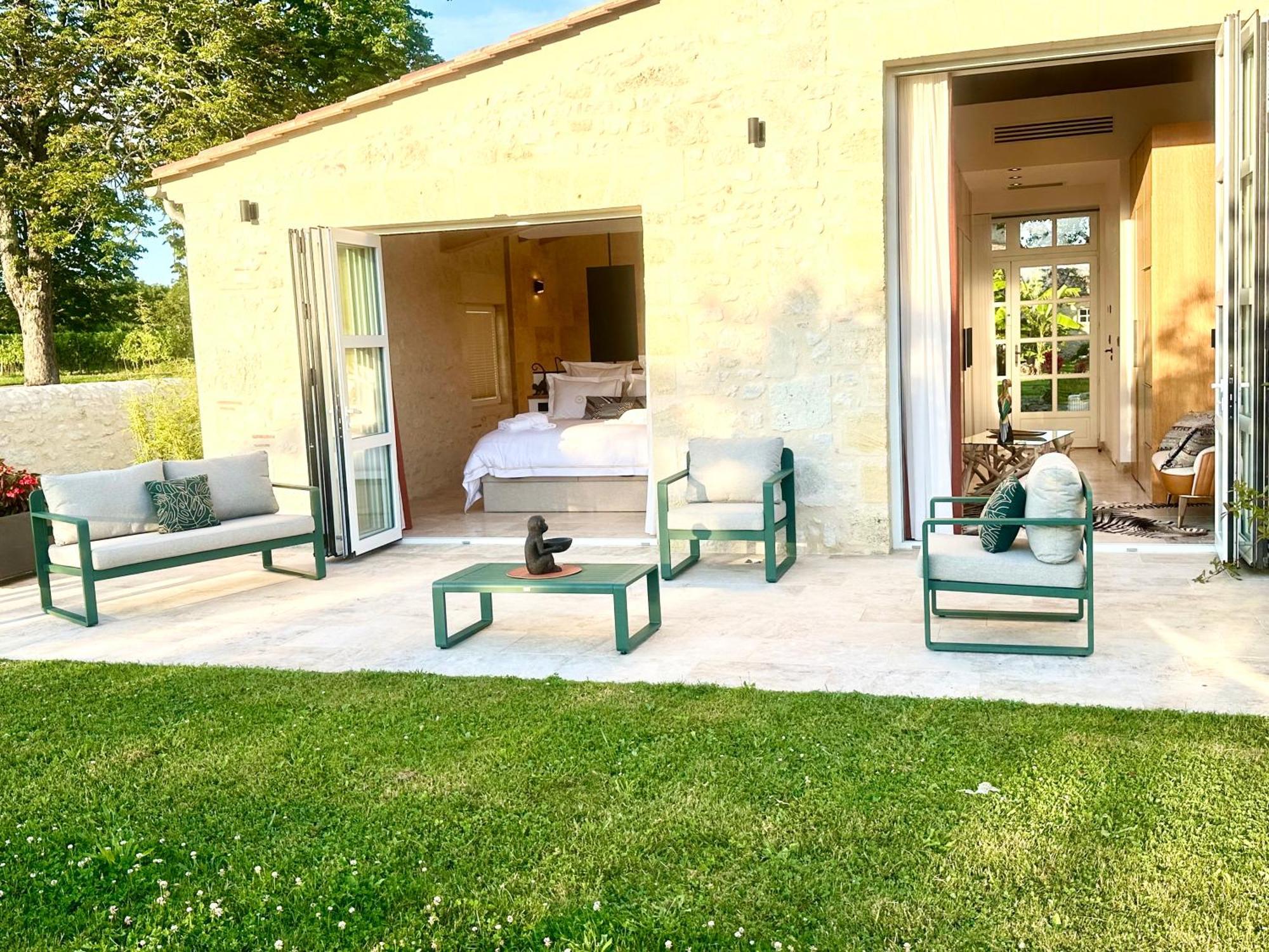 Chateau De Lafont Suites Saint-Vivien  Exterior foto