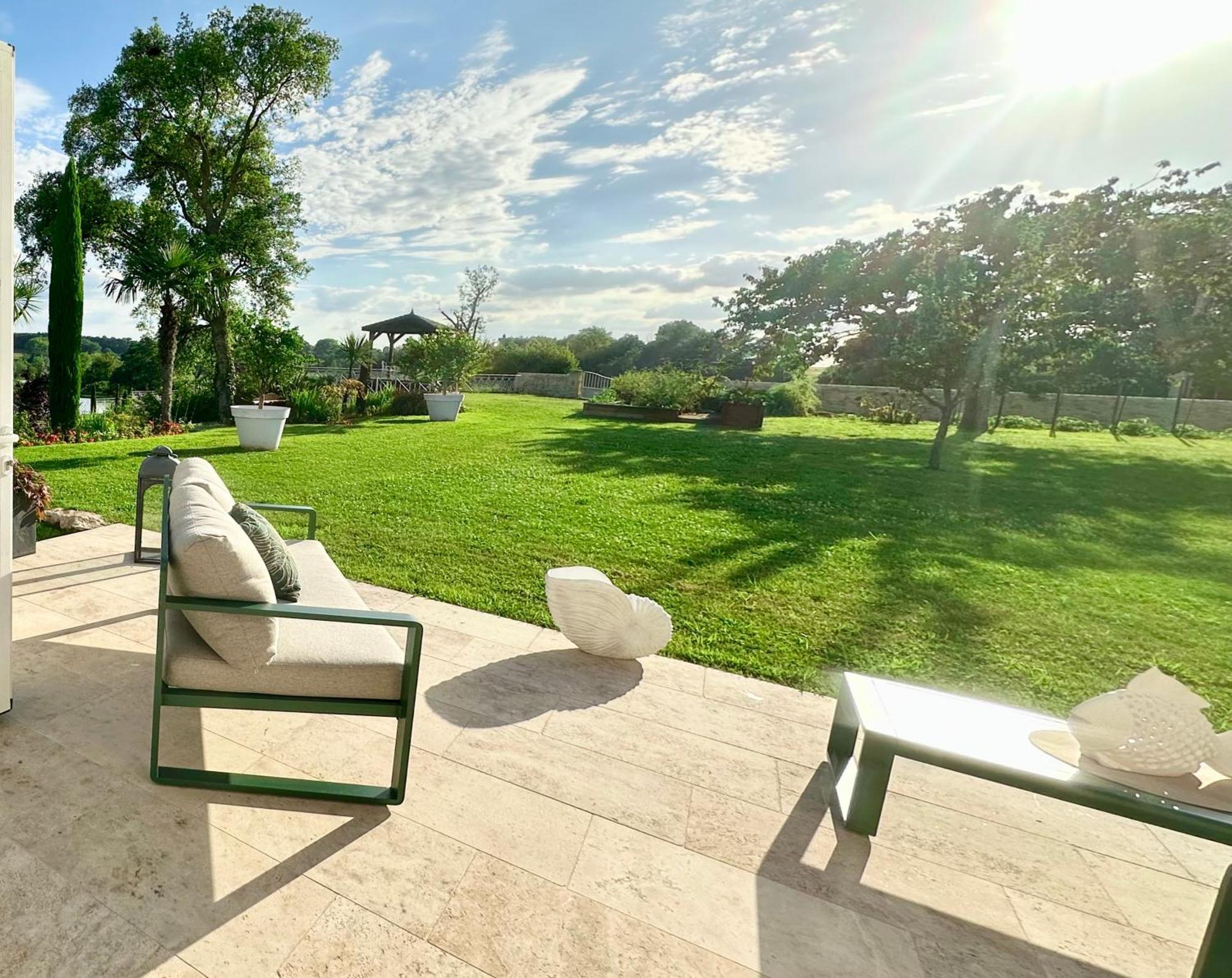 Chateau De Lafont Suites Saint-Vivien  Exterior foto
