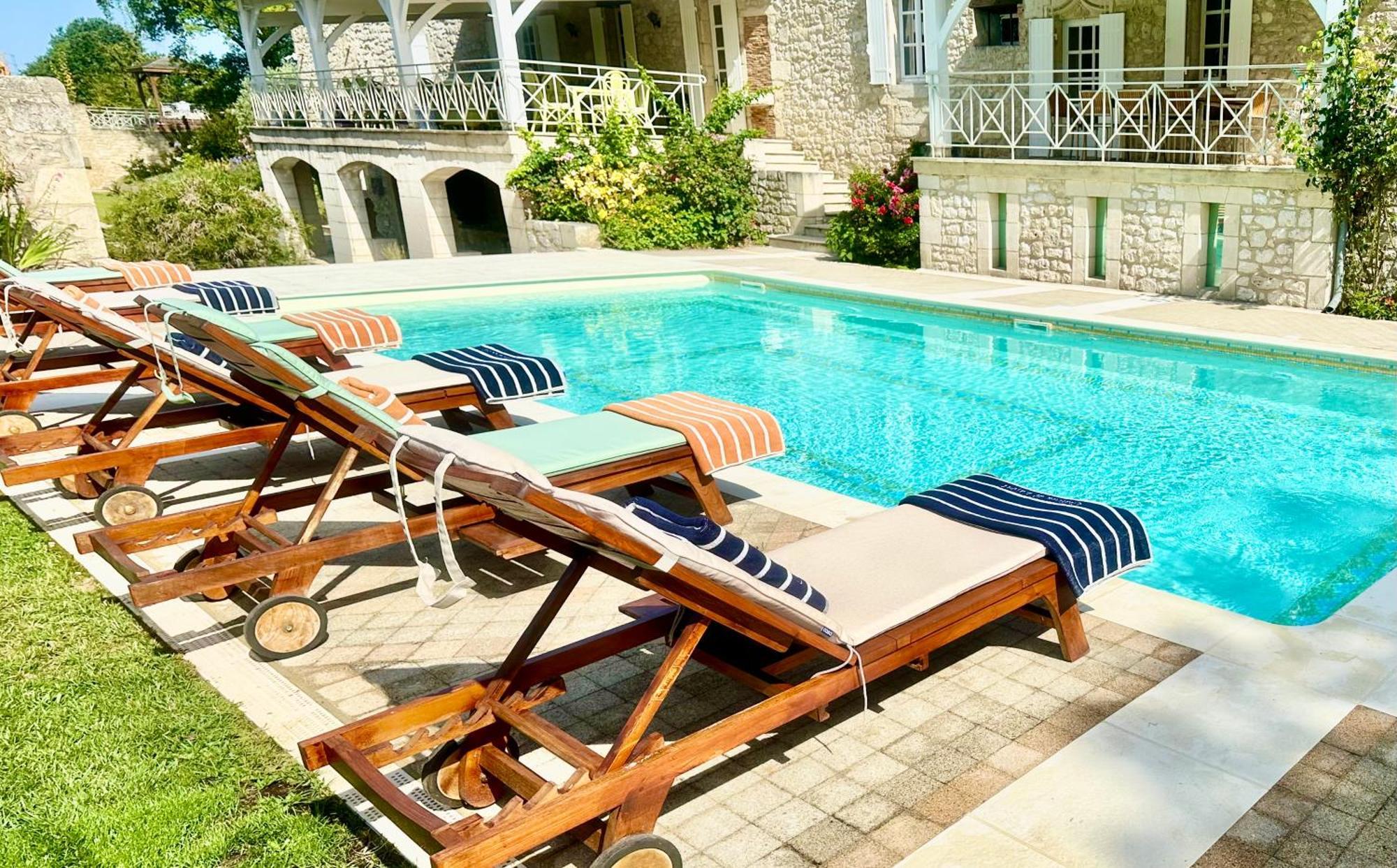 Chateau De Lafont Suites Saint-Vivien  Exterior foto