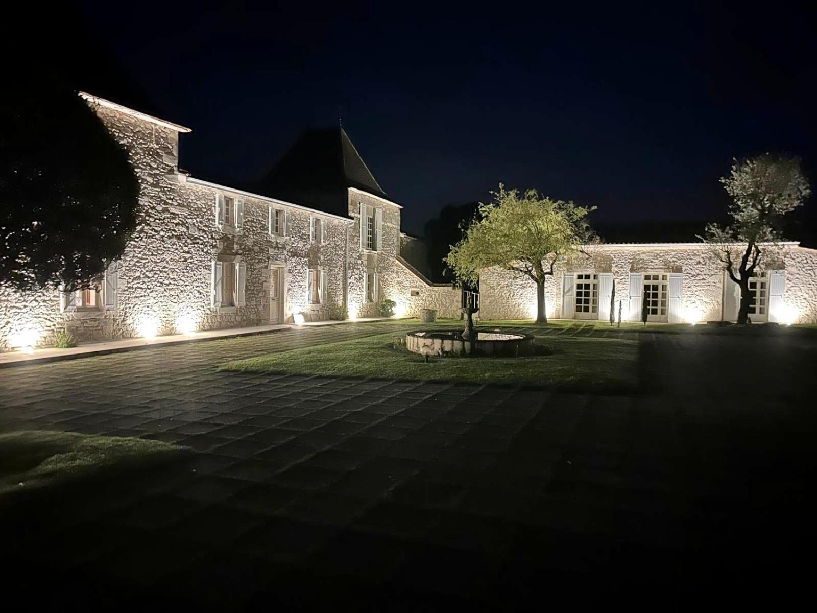 Chateau De Lafont Suites Saint-Vivien  Exterior foto